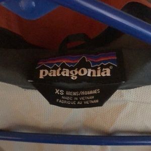 Mens Patagonia Torrentshell rain jacket